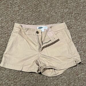 Old Navy women’s tan shorts. Size 4